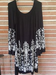 VOLL Billowy Tunic Dress With Flare Sleeves in Bla